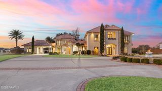 208 Saddleback Circle, Youngsville, LA 70592