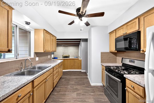 4064 Sheraton Drive, Flint Charter Township, MI 48532