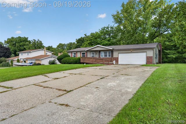 4064 Sheraton Drive, Flint Charter Township, MI 48532