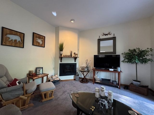 43 W Meadow Rd - Bldg 14 43, Haverhill, MA 01832