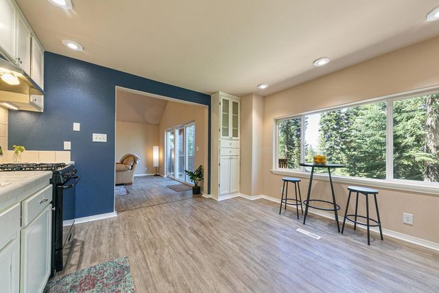 10880 Laurelwood Drive, Truckee, CA 96161