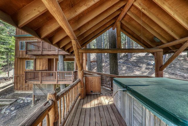 10880 Laurelwood Drive, Truckee, CA 96161