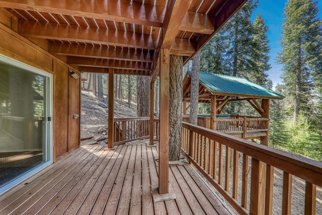 10880 Laurelwood Drive, Truckee, CA 96161