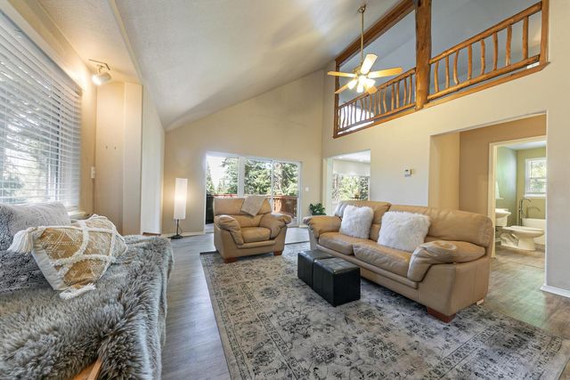 10880 Laurelwood Drive, Truckee, CA 96161