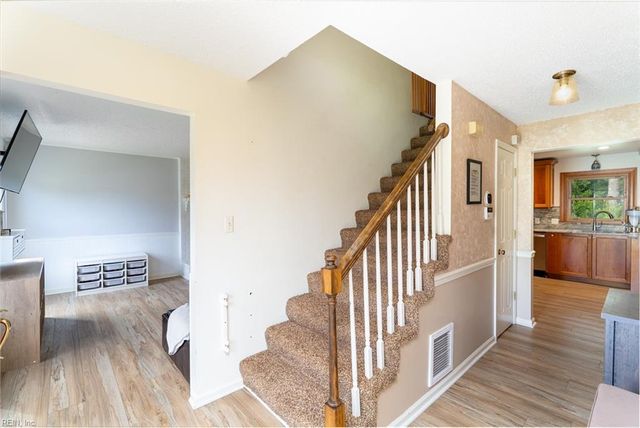 5369 Bagpipers LN, Virginia Beach, VA 23464