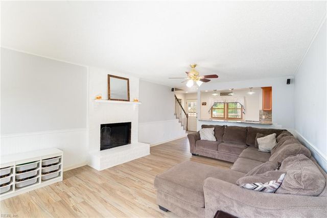 5369 Bagpipers LN, Virginia Beach, VA 23464