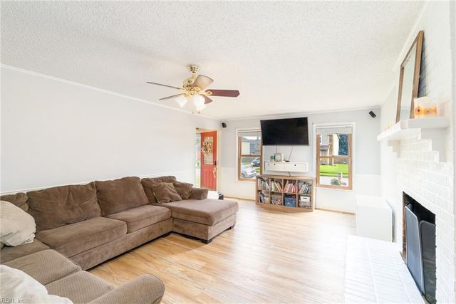 5369 Bagpipers LN, Virginia Beach, VA 23464