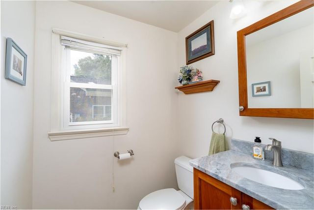 5369 Bagpipers LN, Virginia Beach, VA 23464