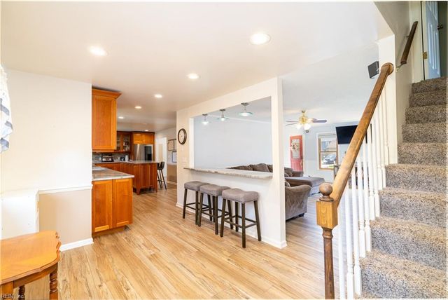 5369 Bagpipers LN, Virginia Beach, VA 23464