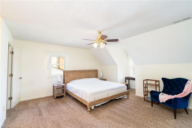 5369 Bagpipers LN, Virginia Beach, VA 23464
