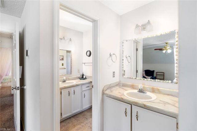 5369 Bagpipers LN, Virginia Beach, VA 23464