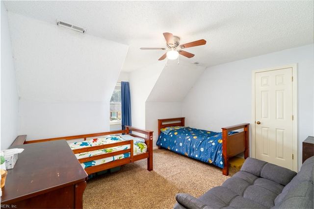 5369 Bagpipers LN, Virginia Beach, VA 23464