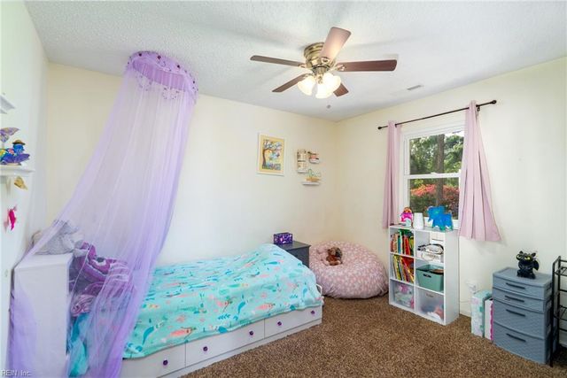 5369 Bagpipers LN, Virginia Beach, VA 23464
