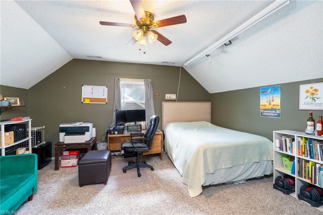 5369 Bagpipers LN, Virginia Beach, VA 23464