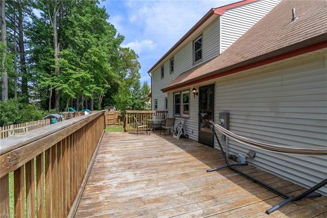 5369 Bagpipers LN, Virginia Beach, VA 23464