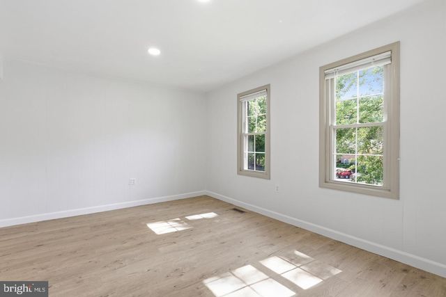 5872 KARA PL, Burke, VA 22015