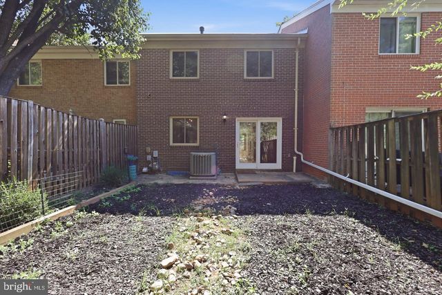 5872 KARA PL, Burke, VA 22015