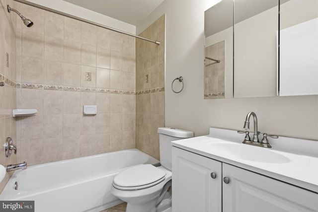 5872 KARA PL, Burke, VA 22015