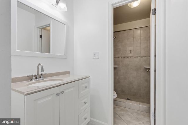 5872 KARA PL, Burke, VA 22015