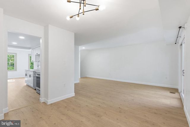 5872 KARA PL, Burke, VA 22015