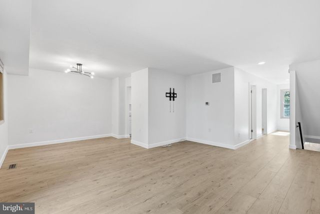 5872 KARA PL, Burke, VA 22015