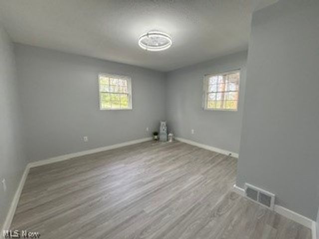 3185 Willowedge Drive, Coventry, OH 44319