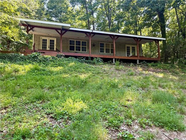 900 Smokey Mtn Trail, North Wilkesboro, NC 28659