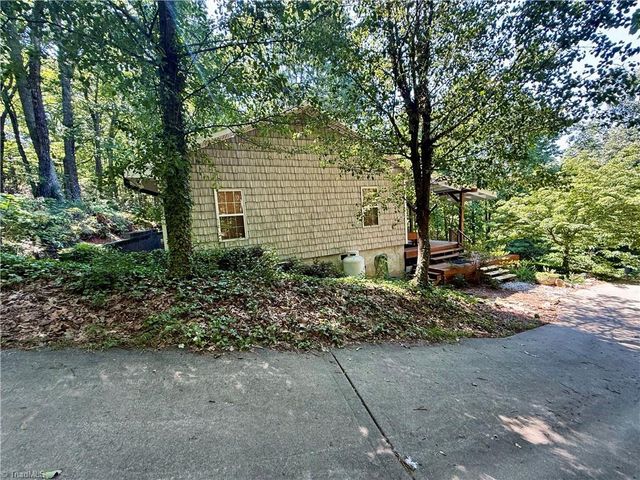900 Smokey Mtn Trail, North Wilkesboro, NC 28659