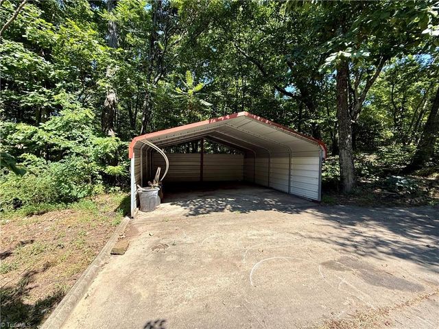 900 Smokey Mtn Trail, North Wilkesboro, NC 28659