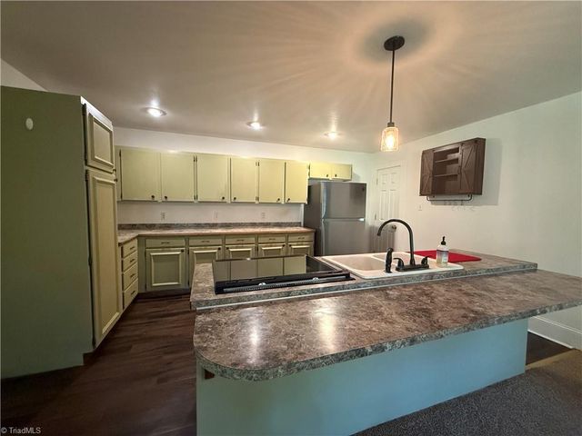 900 Smokey Mtn Trail, North Wilkesboro, NC 28659