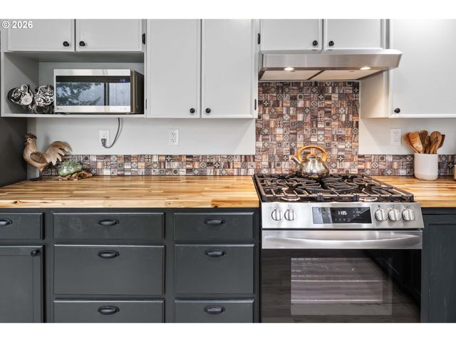 91614 George Hill Rd, Astoria, OR 97103