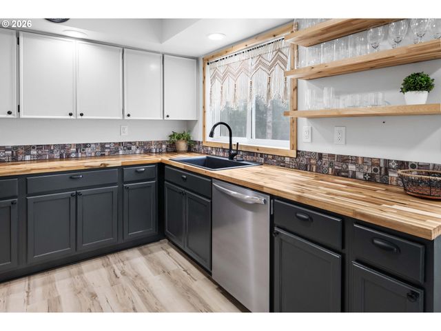 91614 George Hill Rd, Astoria, OR 97103