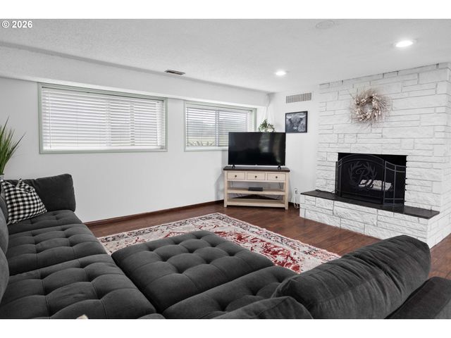 91614 George Hill Rd, Astoria, OR 97103