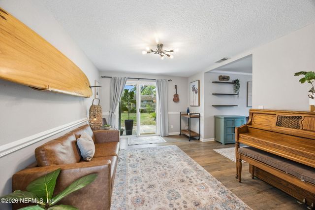 2638 STERN Drive N, Jacksonville, FL 32233