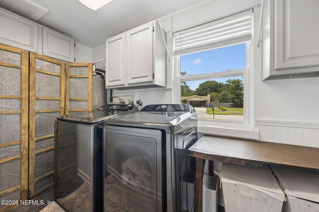 2638 STERN Drive N, Jacksonville, FL 32233