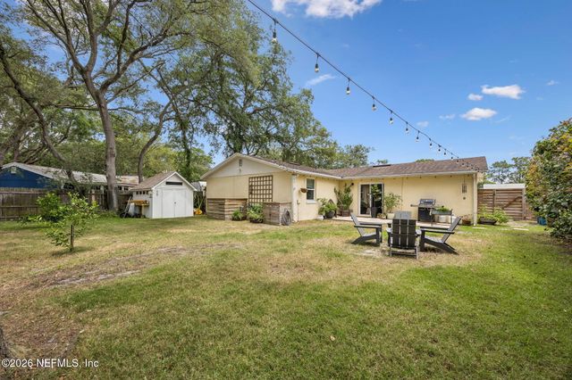 2638 STERN Drive N, Jacksonville, FL 32233