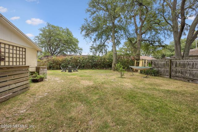 2638 STERN Drive N, Jacksonville, FL 32233