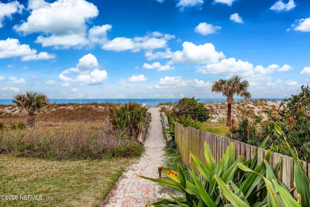 2638 STERN Drive N, Jacksonville, FL 32233
