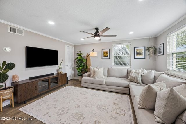 2638 STERN Drive N, Jacksonville, FL 32233