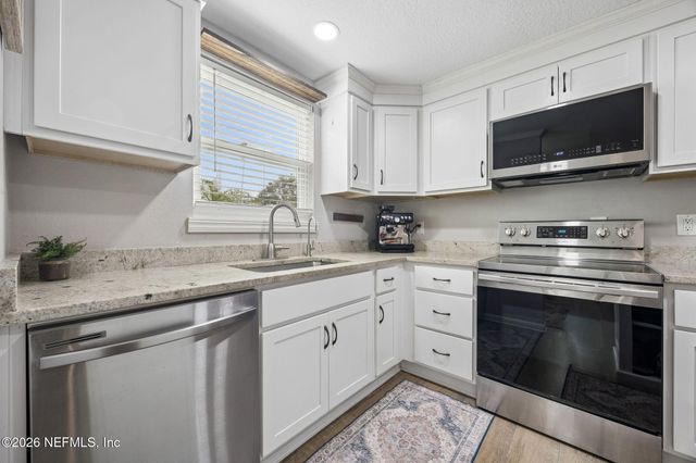 2638 STERN Drive N, Jacksonville, FL 32233