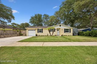 2638 STERN Drive N, Jacksonville, FL 32233
