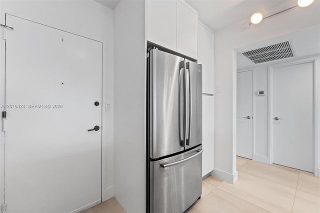 5700 Collins Ave 7J, Miami Beach, FL 33140