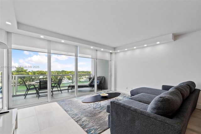 5700 Collins Ave 7J, Miami Beach, FL 33140