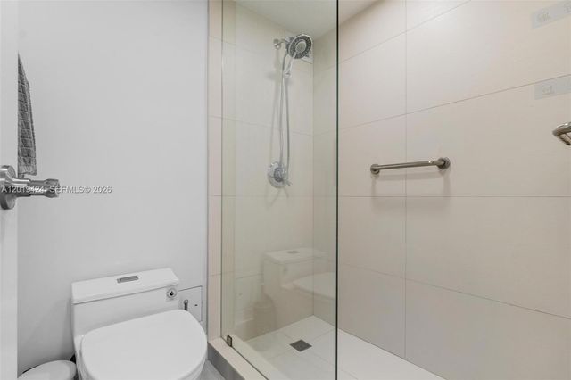 5700 Collins Ave 7J, Miami Beach, FL 33140