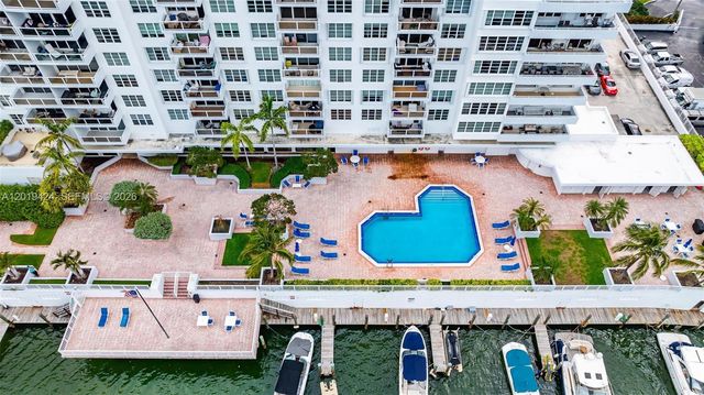 5700 Collins Ave 7J, Miami Beach, FL 33140