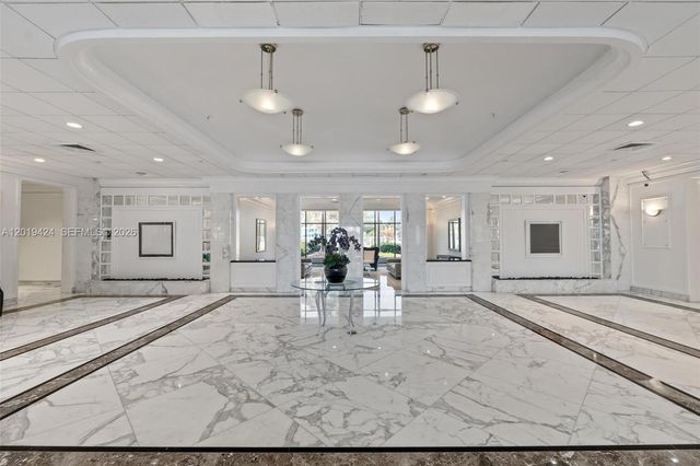 5700 Collins Ave 7J, Miami Beach, FL 33140