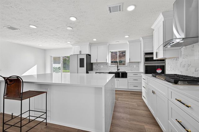 3006 Golden Hills Lane, Missouri City, TX 77459