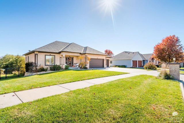 1205 S Mill Point Circle, Manhattan, KS 66503