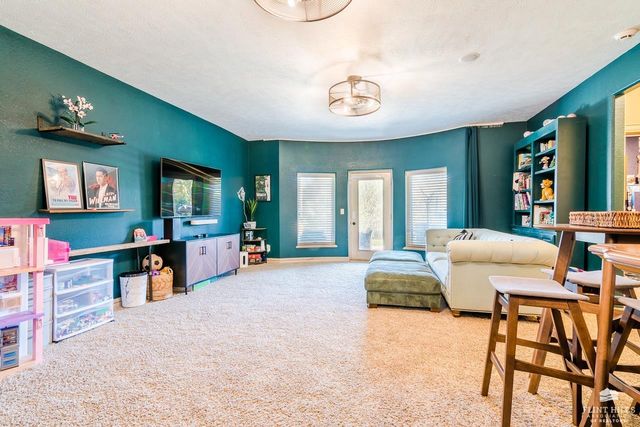 1205 S Mill Point Circle, Manhattan, KS 66503