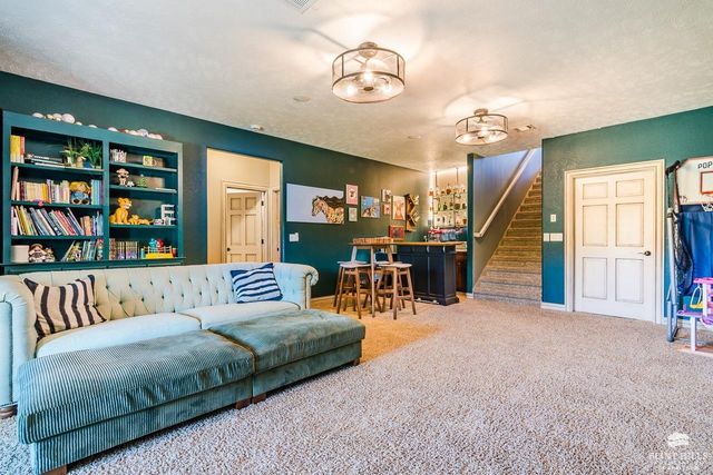 1205 S Mill Point Circle, Manhattan, KS 66503